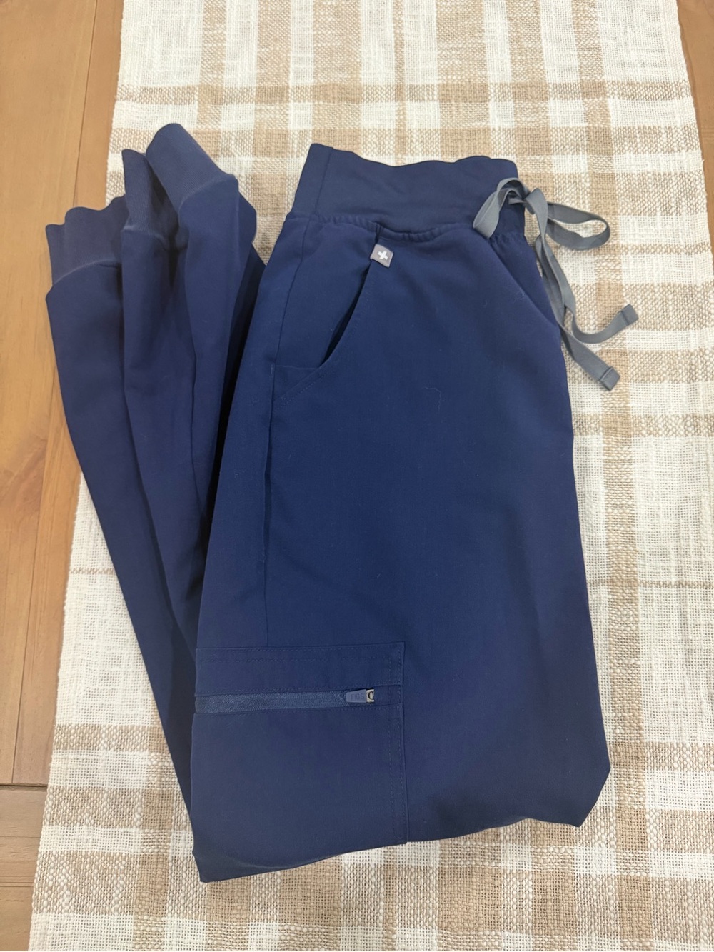 Figs women’s navy blue high waisted joggers